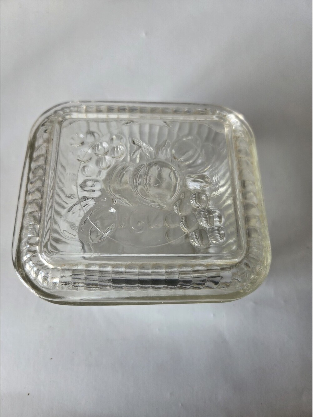 VINTAGE ANCHOR HOCKING REFRIGERATOR DISH Bowl WITH EMBOSSED FRUIT ON LID SA2